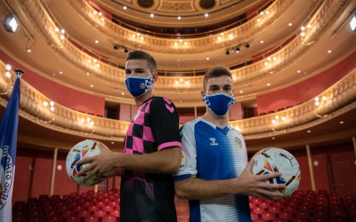 'Guru' i Juan Hernández, a la seva posada de llarg al Principal | Roger Benet